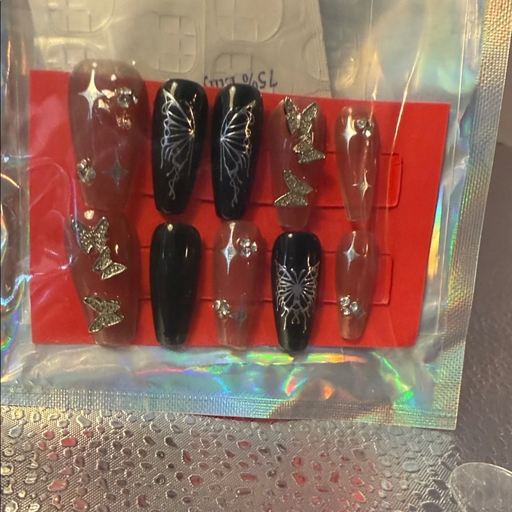 Beautiful Press On Nails - Picture 4 of 4